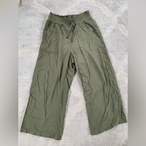 Abercrombie and Fitch high waisted wide leg pants - Picture 1 of 4